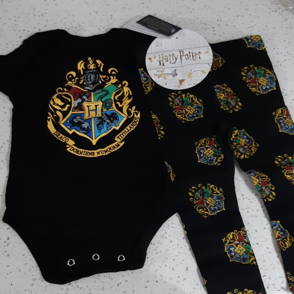 HARRY POTTER Hogwarts crest unisex baby set